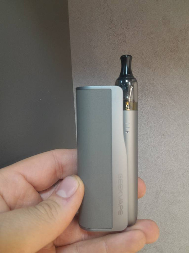 پاد سیستم ونکس ام وان مینی همراه با پاور بانک GEEK VAPE WENAX M STARTER KIT